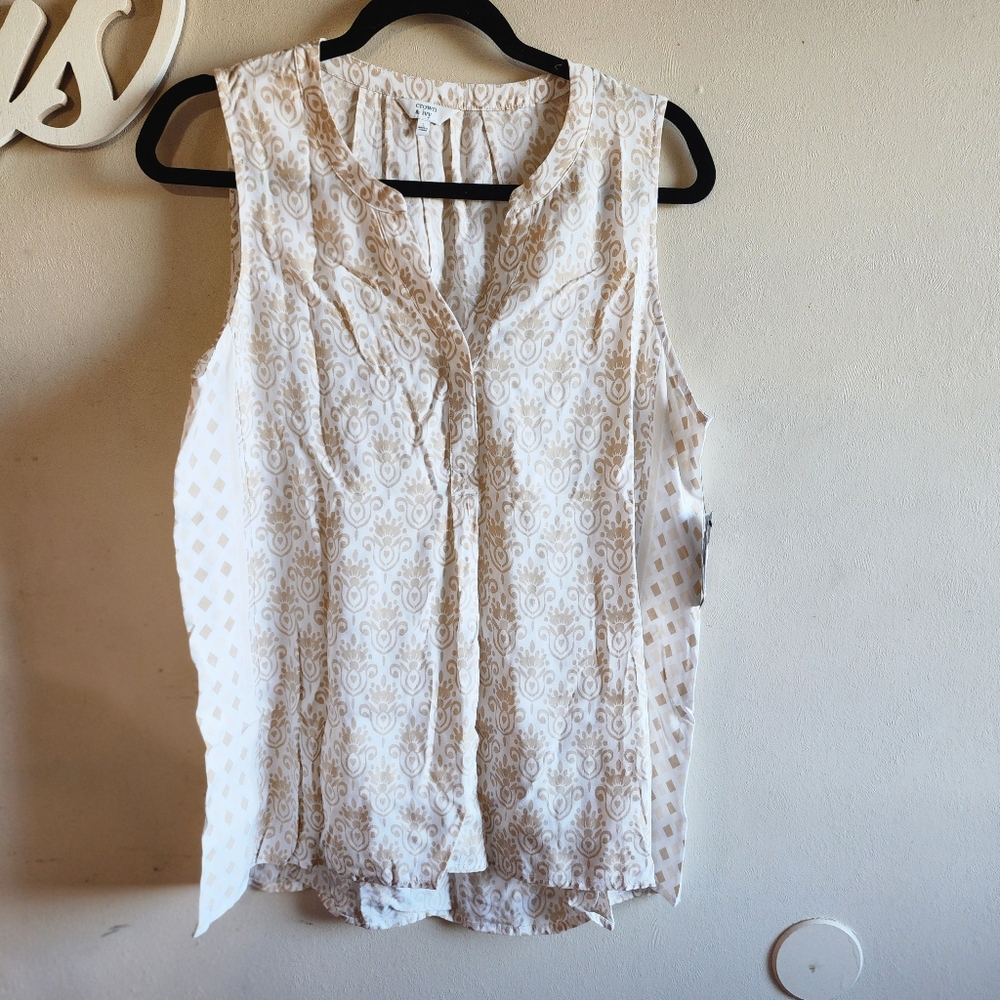 Crown Ivy  Woman's  tank top with button front V-neck Crown